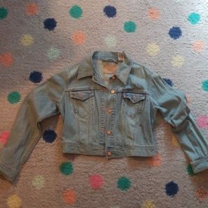 Light wash Levi denim jacket.